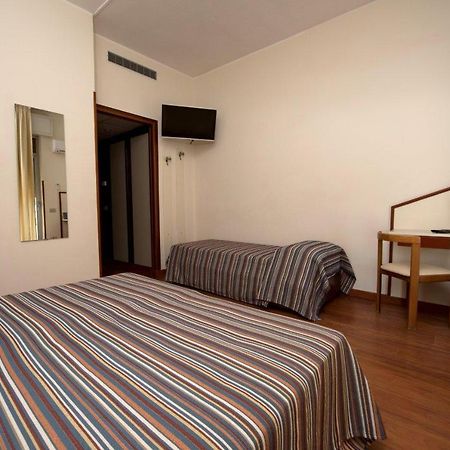 טרצ'ינה Hotel River Palace מראה חיצוני תמונה