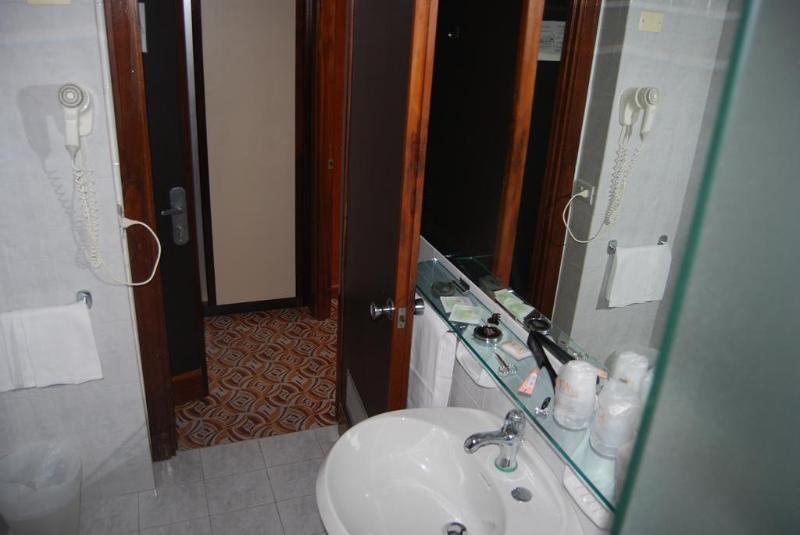 טרצ'ינה Hotel River Palace מראה חיצוני תמונה