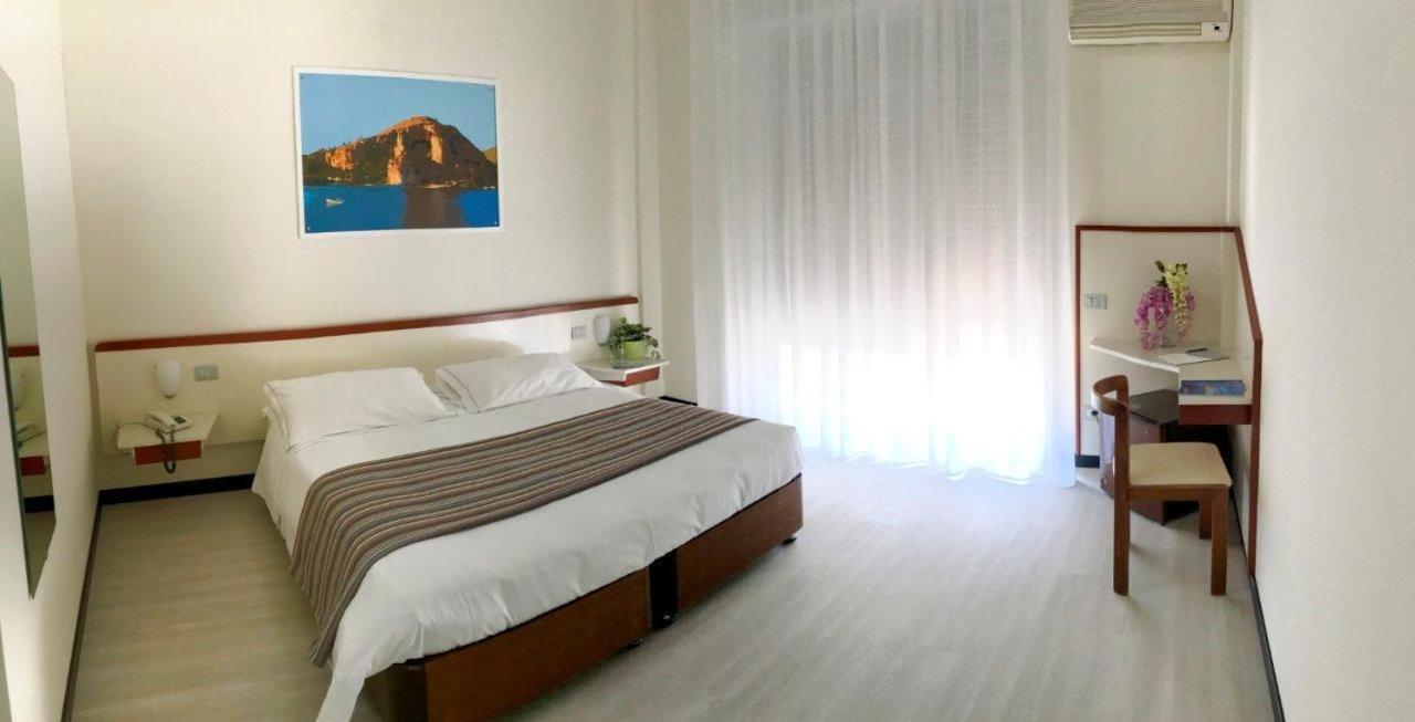טרצ'ינה Hotel River Palace מראה חיצוני תמונה