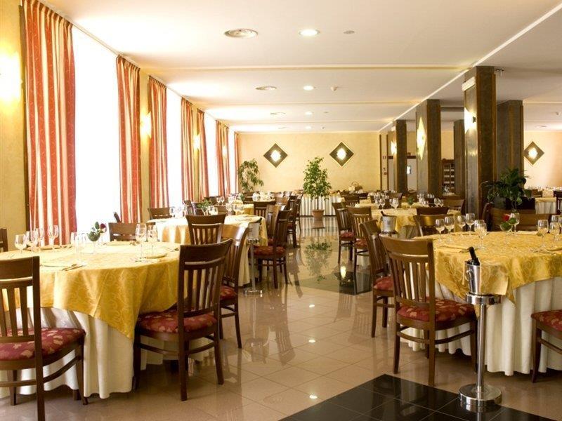 טרצ'ינה Hotel River Palace מראה חיצוני תמונה