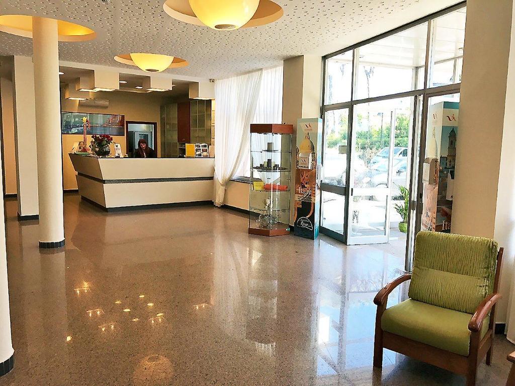 טרצ'ינה Hotel River Palace מראה חיצוני תמונה