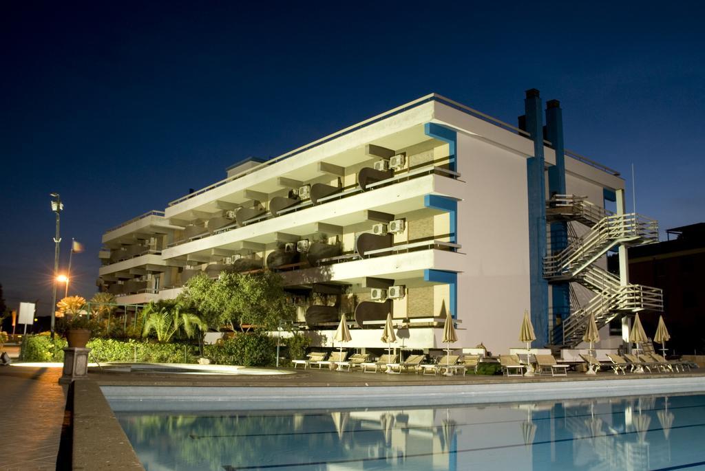טרצ'ינה Hotel River Palace מראה חיצוני תמונה