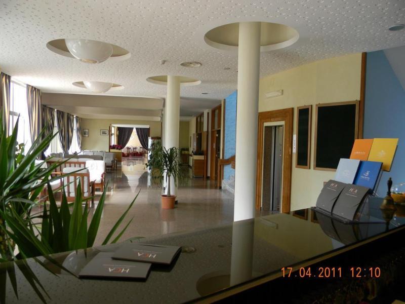 טרצ'ינה Hotel River Palace מראה חיצוני תמונה